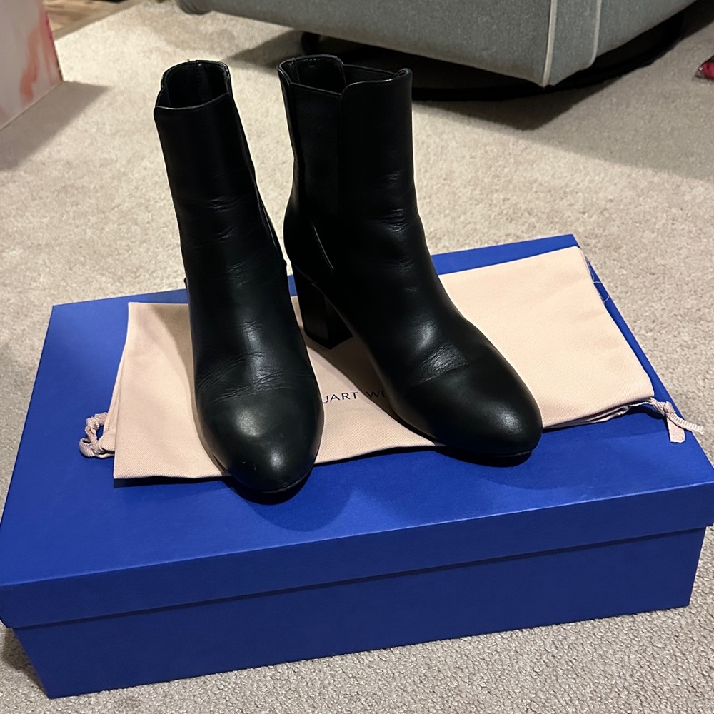 Stuart Weitzman Yuliana Chelsea Boots